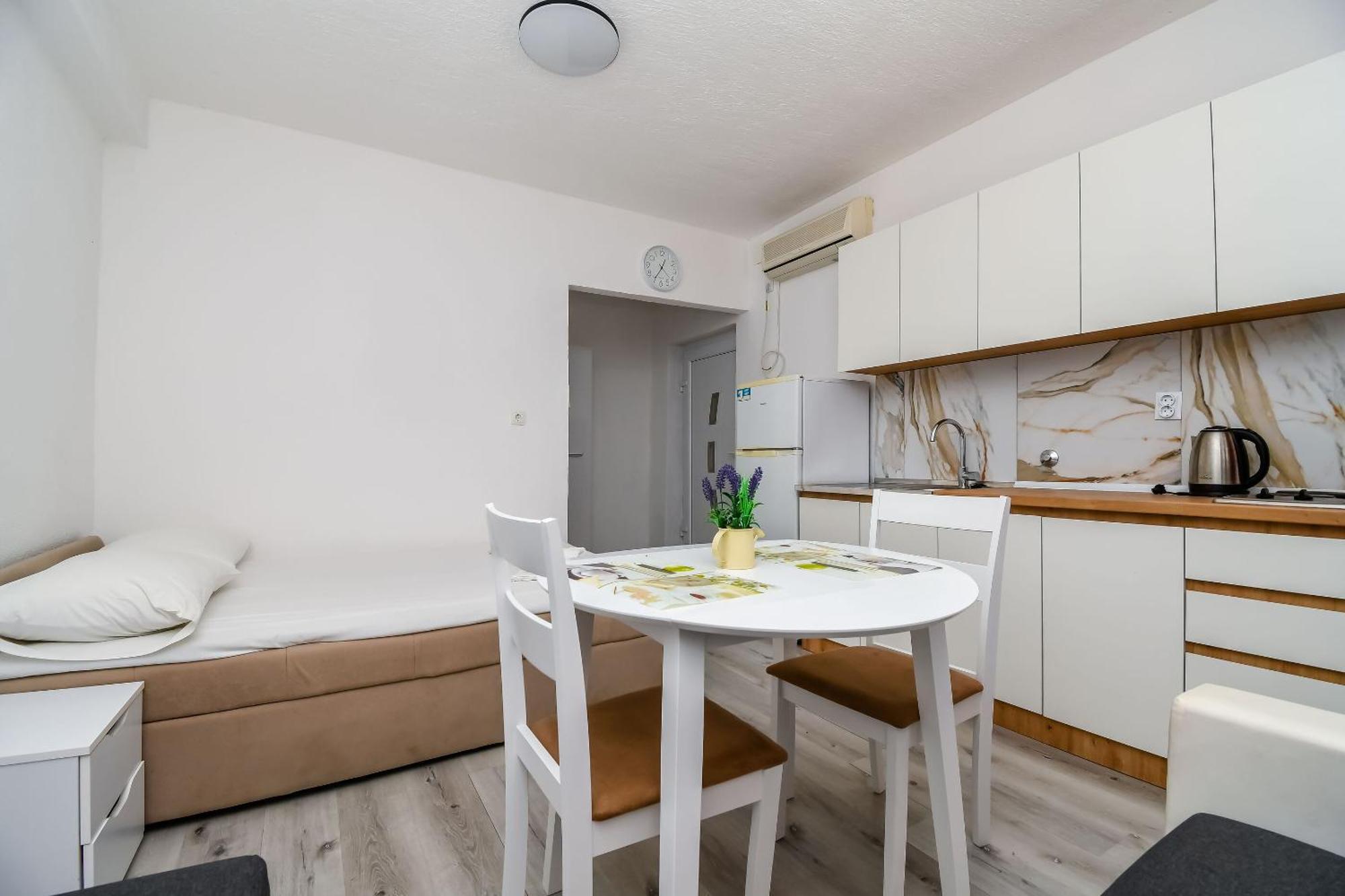 Apartments Martina Marina Exteriér fotografie