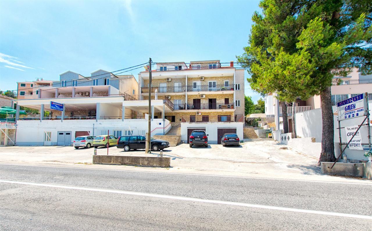 Apartments Martina Marina Exteriér fotografie
