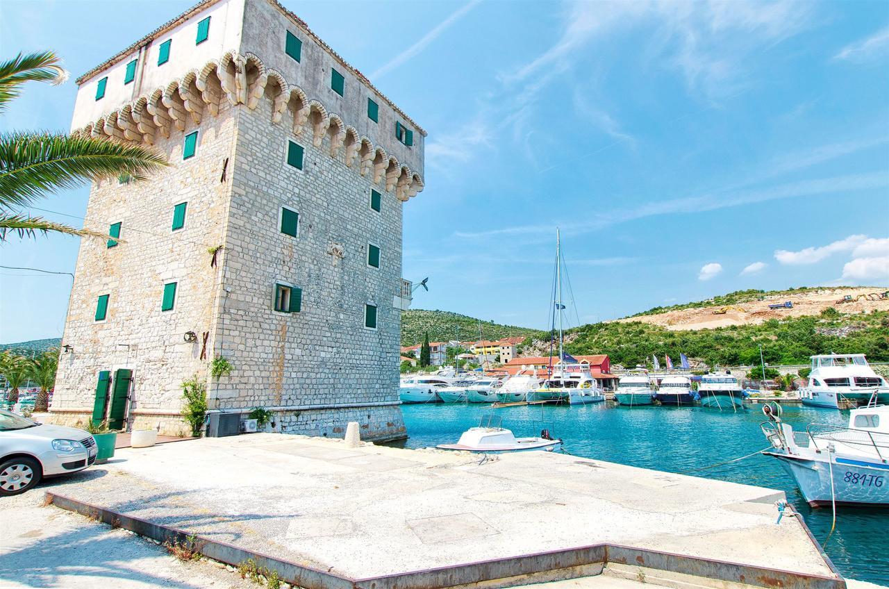 Apartments Martina Marina Exteriér fotografie